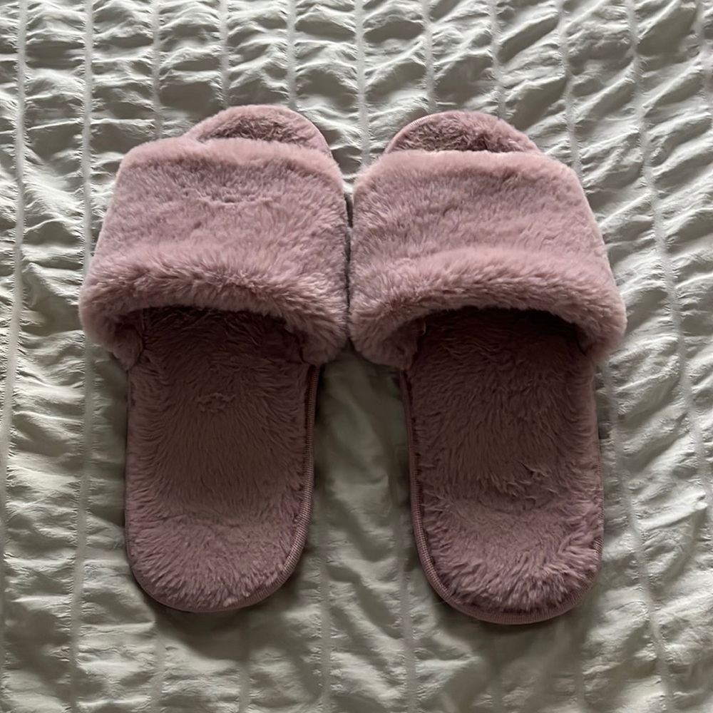 Garage Pink fluffy Slippers